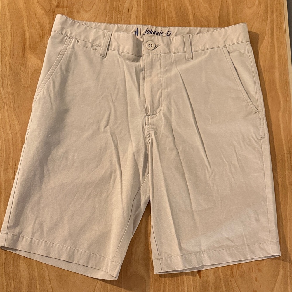 johnnie-O Men's Cream Flat Front Shorts